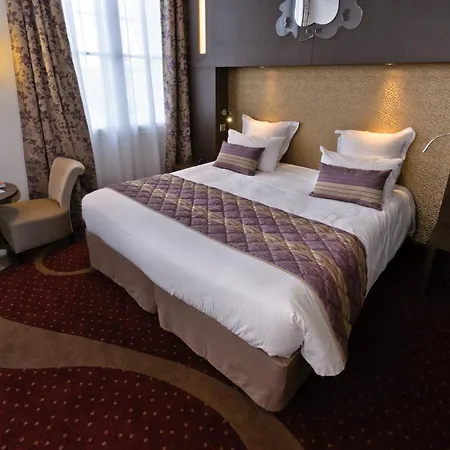 Hotel François Premier Centre 4*