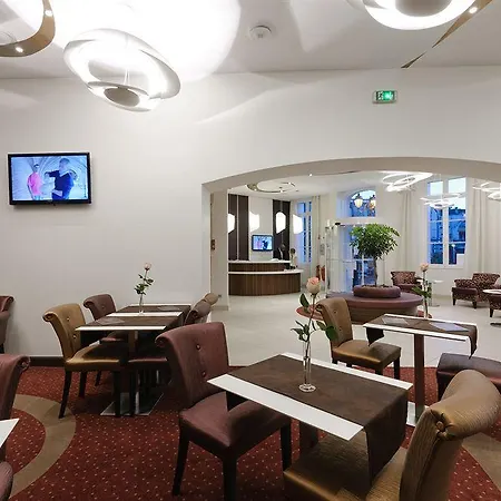 מלון Francois Premier Centre 4*