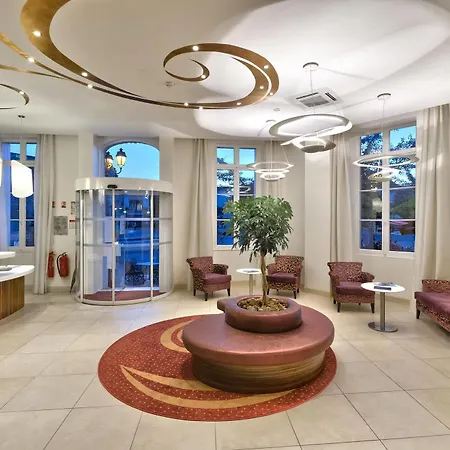 מלון Francois Premier Centre קונייאק