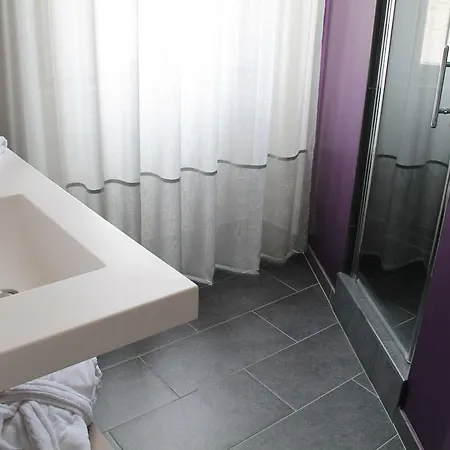 מלון Francois Premier Centre 4*