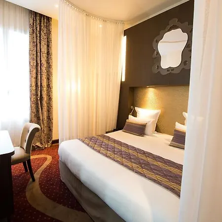 Hotel Francois Premier Centre 4*