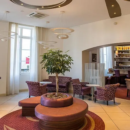 Francois Premier Centre 4* קונייאק