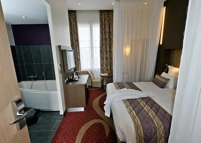 Francois Premier Centre Hotel