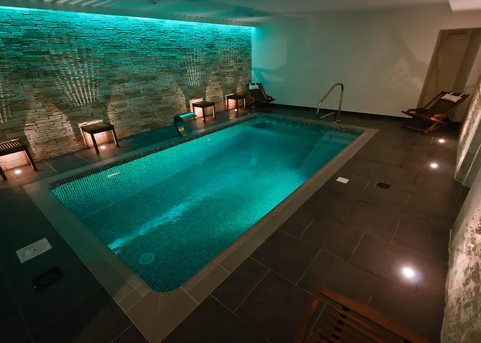 Francois Premier Centre Hotel 4*