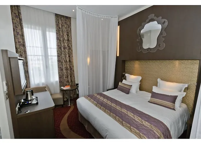 Francois Premier Centre Hotel 4*