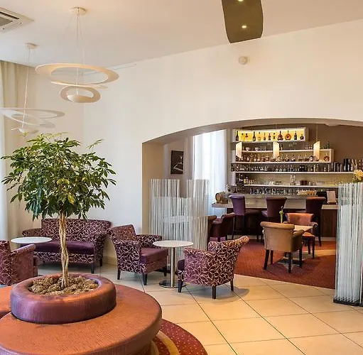 Hotel Francois Premier Centre 4*