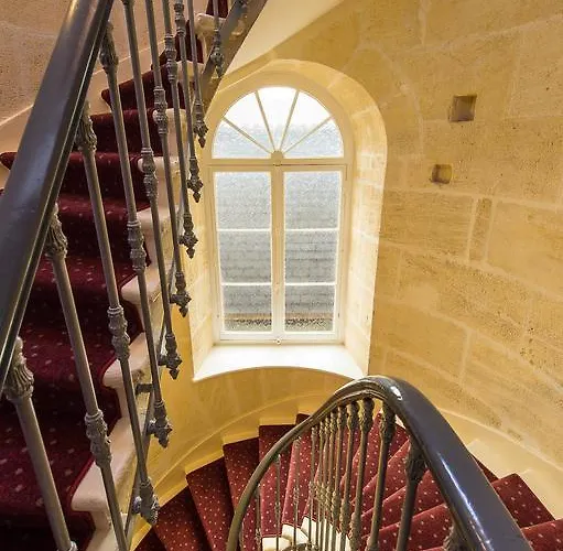 François Premier Centre Hotel 4*